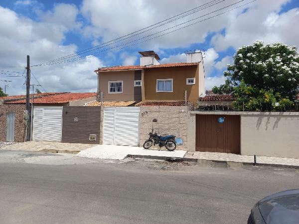 Casa de 104m² em Fortaleza