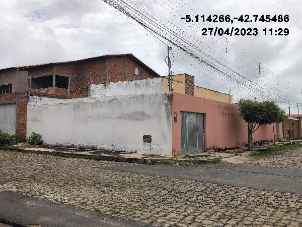 Casa de 81m² em Teresina