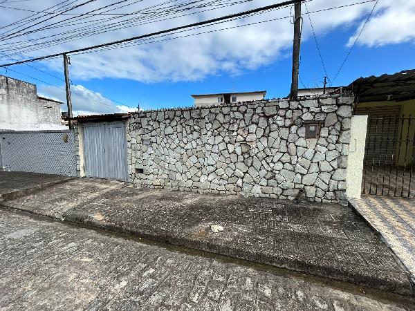 Casa de 106m² em Maceió