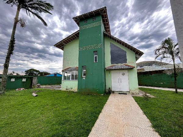 Casa de 240m² em Paranaguá