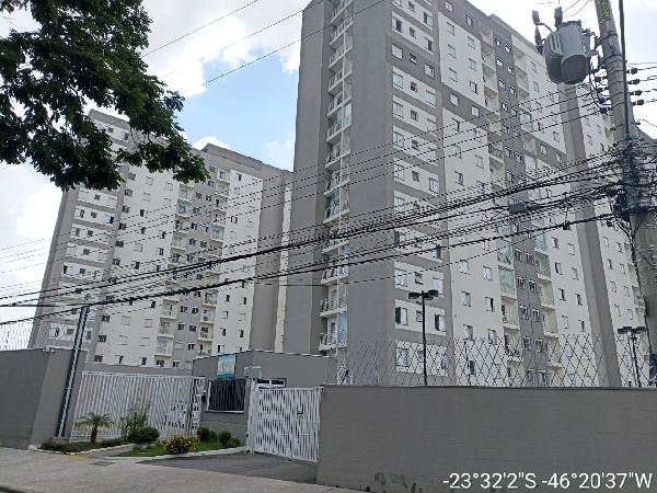 Apartamento de 52m² em Poá