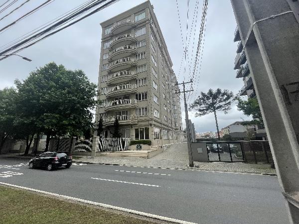 Apartamento de 344m² em Curitiba