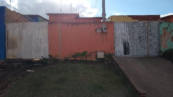 Casa de 64m² em Santo Antônio do Descoberto