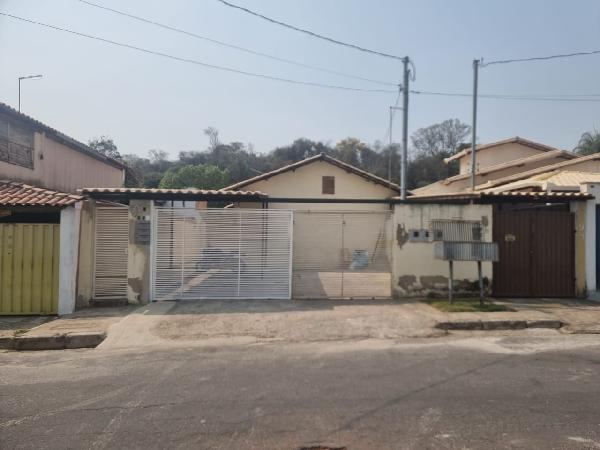 Casa de 43m² em Betim