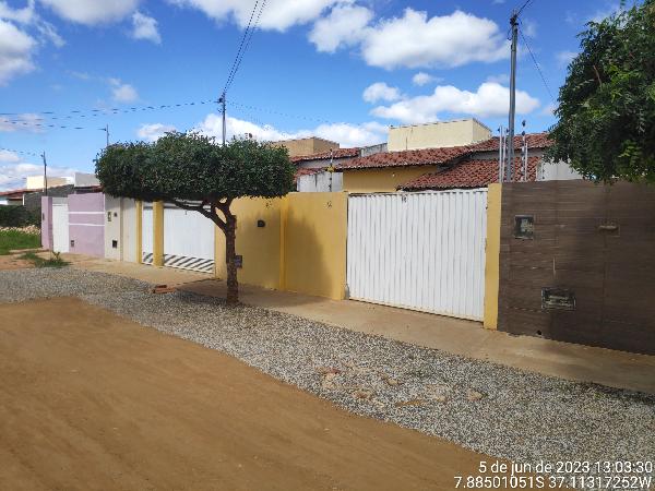 Terreno de 141m² em Monteiro