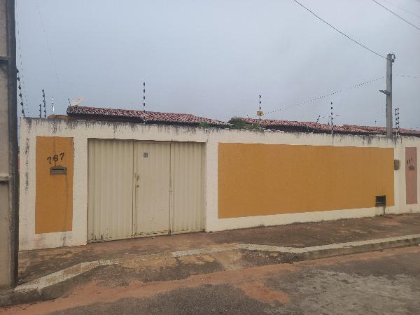 Casa de 71m² em Extremoz