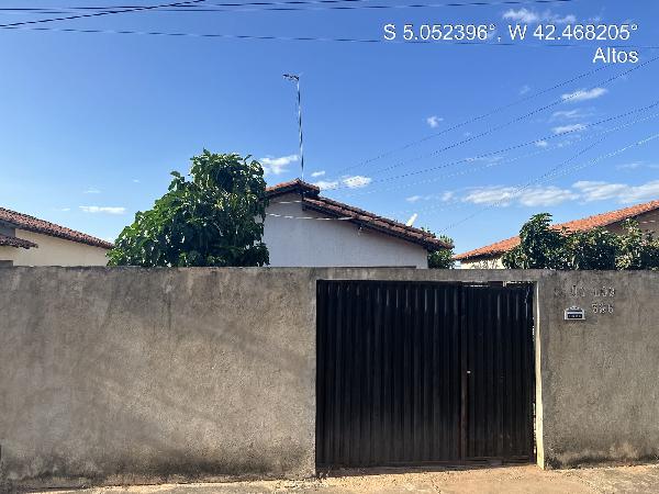 Casa de 51m² em Altos