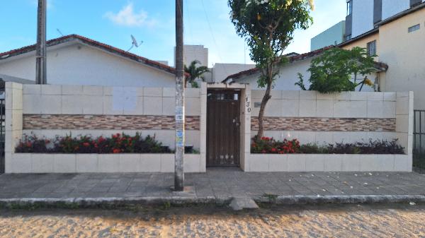 Casa de 400m² em João Pessoa