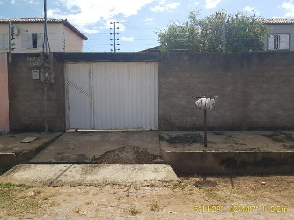 Casa de 48m² em Teresina