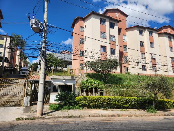 Apartamento de 44m² em Contagem