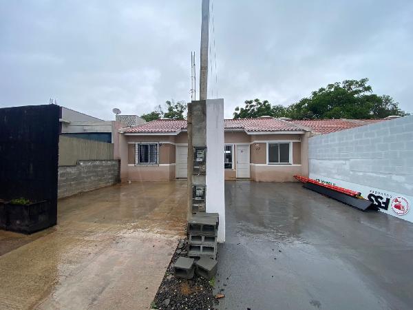 Casa de 45m² em Ponta Grossa