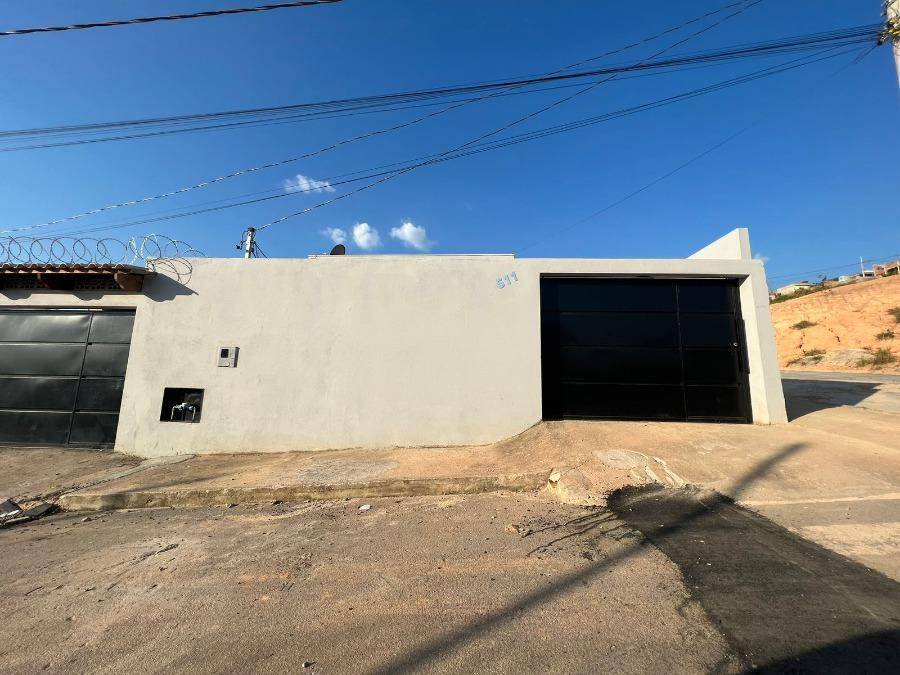 Casa de 57m² em Nova Serrana (Minas Gerais)