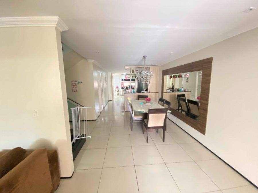 Casa de 227m² em Fortaleza (Ceará)