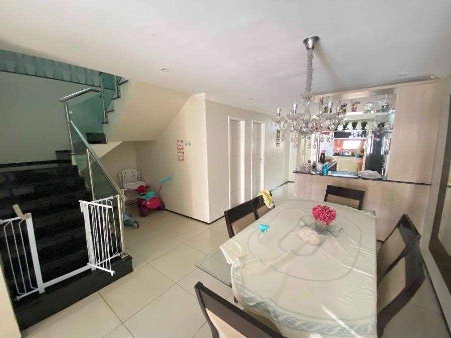 Casa de 227m² em Fortaleza (Ceará)